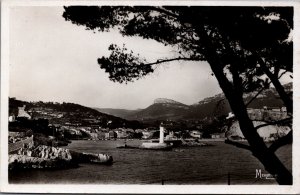 France Cassis-Sur-Mer Une Vue du Chateau Vintage RPPC C045