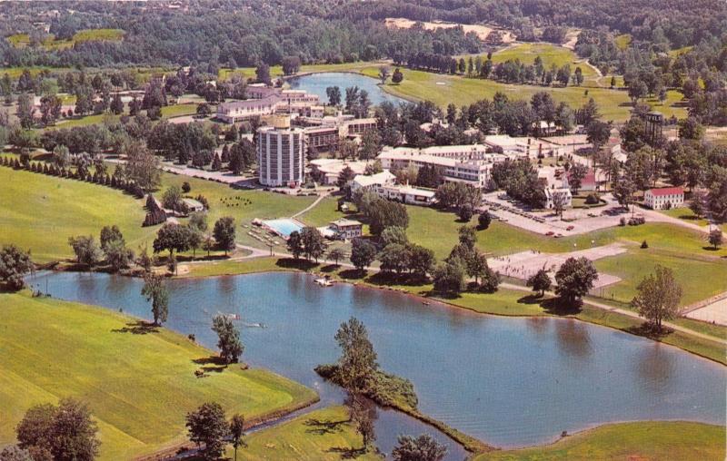 ELLENVILLE NEW YORK THE NEVELE COUNTRY CLUB~AERIAL VIEW POSTCARD 1960s