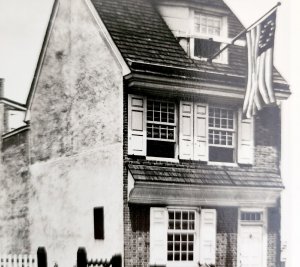 RPPC Betsy Ross House American Flag c1920s-30s Philadelphia Lutz PCBG6A