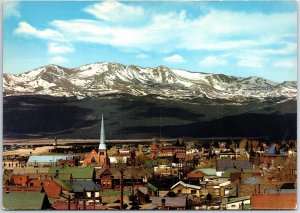 VINTAGE CONTINENTAL SIZE POSTCARD MID-AERIAL VIEW OF LEADVILLE COLORADO 1970s