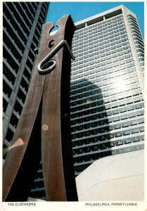 Philadelphia, Pennsylvania, Clothespin sculpture, Claes Oldenburg postcard