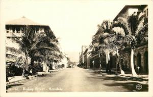 c1940 RPPC Postcard H-61 Bishop Street Scene Honolulu Hawaii KH Ltd Unposted