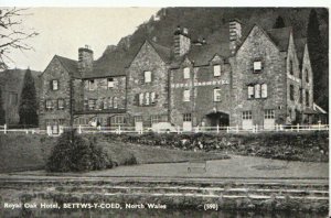 Wales Postcard - Royal Oak Hotel - Bettws-Y-Coed - Caernarvonshire - Ref TZ3916