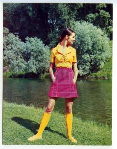 488680 Advertising FASHION 1971 pattern Spring Girl COSTUME Poster Old postcard