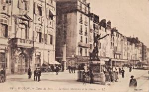 TOULON FRANCE~CARRÉ du PORT-le GENIE MARITIME et la MAIRIE POSTCARD