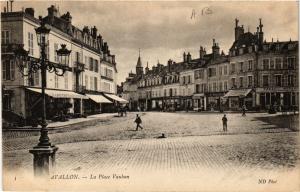 CPA AVALLON - La Place Vauban (657205)
