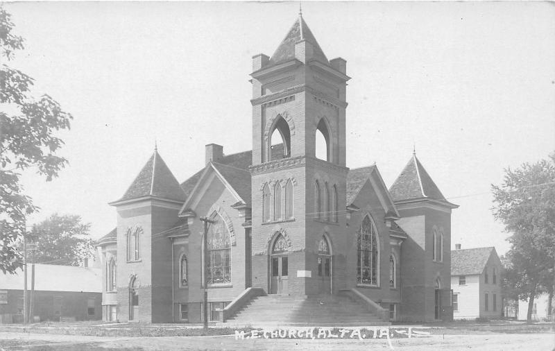 Alta Iowa~M E Church~Methodist Episcopal~Houses down Street~c1910 Real Photo PC