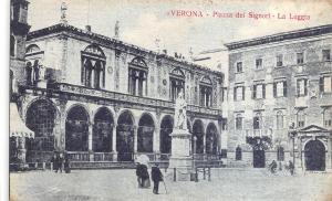 BR37066 Verona Piazza dei Signori la loggia italy