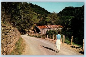 1960 Brown County Ohio Postcard Scofield Covered Bridge Huntington Twp. Creek