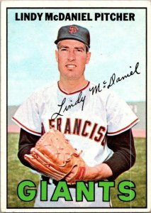 1967 Topps Baseball Card Lindy McDaniel San Francisco Giants sk1917