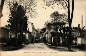 CPA Beaurepaire - Entree de Beaurepaire et le Chateau FRANCE (962526)