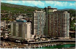 Postcard HOTEL SCENE Honolulu - Waikiki Hawaii HI AN4216