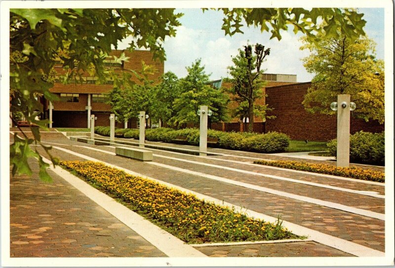 City Centre Plaza Middletown Ohio Senior Citizen’s Center Postcard Vintage  