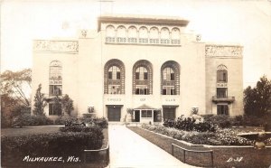 H97/ Milwaukee Wisconsin RPPC Postcard c1940s Eagle Club Building 131