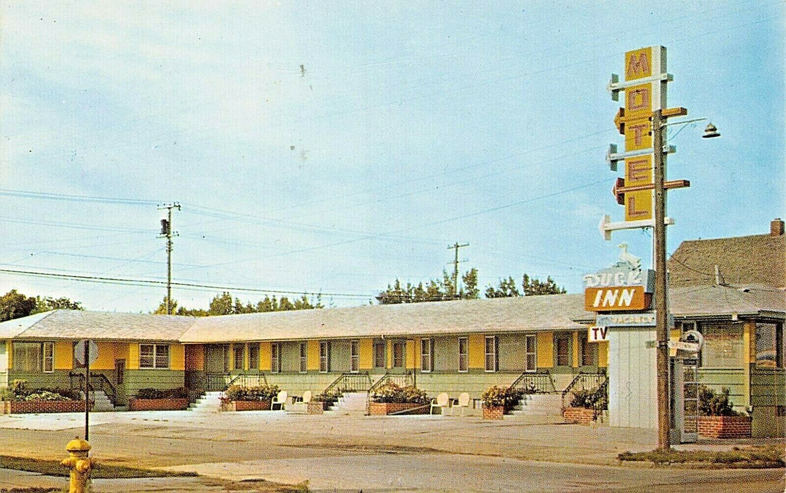 Havre MontanaThe Duck INN Motel HWY 2 East1965 Postmark Postcard