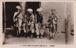 PC PAKISTAN, AFRIDI FAMILY OF KOHAT PASS, Vintage REAL PHOTO Postcard (b43344)