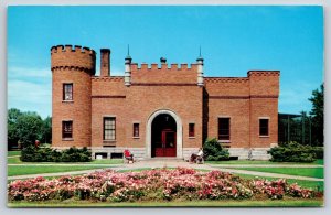 Racine Wisconsin~Admin & Animal Building @ Racine Zoo~Vintage Postcard