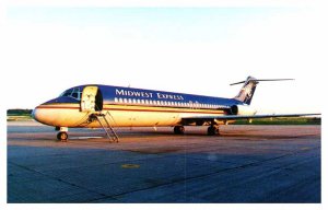 Postcard AIRPORT SCENE Appleton Wisconsin WI AQ3815