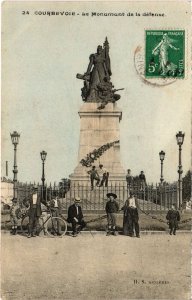CPA Courbevoie Monument de la Defense (1314322)