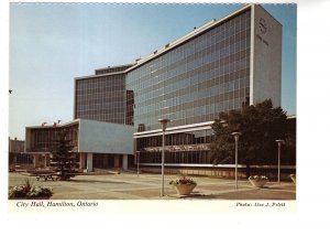 City Hall, Hamilton, Ontario, The Spectator Newspaper