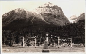 Canada The Great Divide British Columbia Vintage RPPC C057