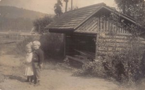 PC1/ Adirondacks New York RPPC Postcard c1910 Lean-To Shelter Kids 494