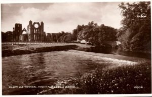 VINTAGE POSTCARD ELGIN CATHEDRAL VIEW FROM THE BANKS OF THE LOSSIE RIVER 1930's