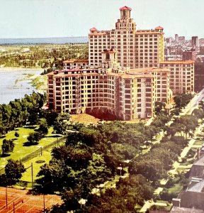 Chicago Edgewater Hotel Postcard Lake Michigan 1940-50s Illinois PCBG11A