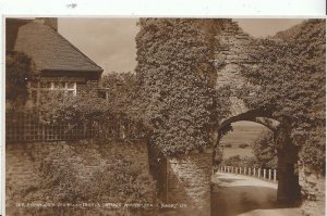 Sussex Postcard - Strandgate and Ellen Terry's Cottage - Winchelsea  A8803