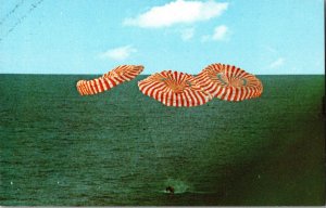 Apollo 13 Splashing Down in Pacific Ocean Parachutes c1970 Vintage Postcard K52 