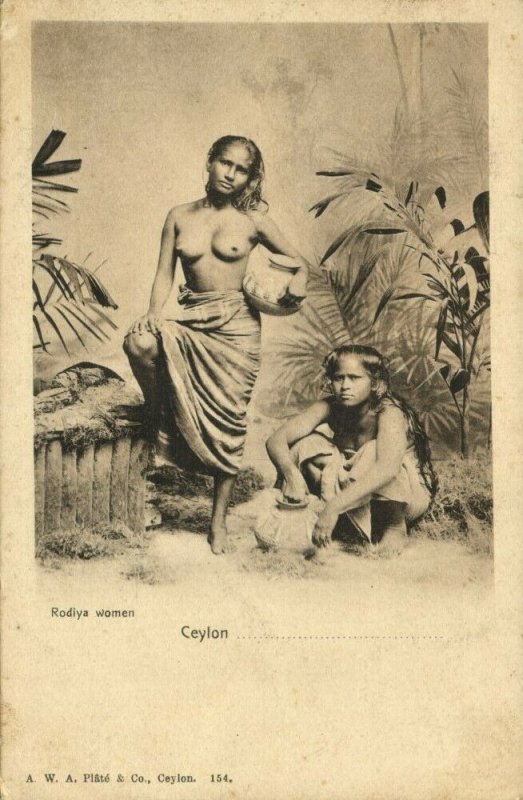 ceylon, Beautiful Native Nude Rodiya Women with Water Chatty Pottery (1899)