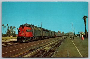 Lark Southern Pacific Train #76 Glendale California Postcard Z1