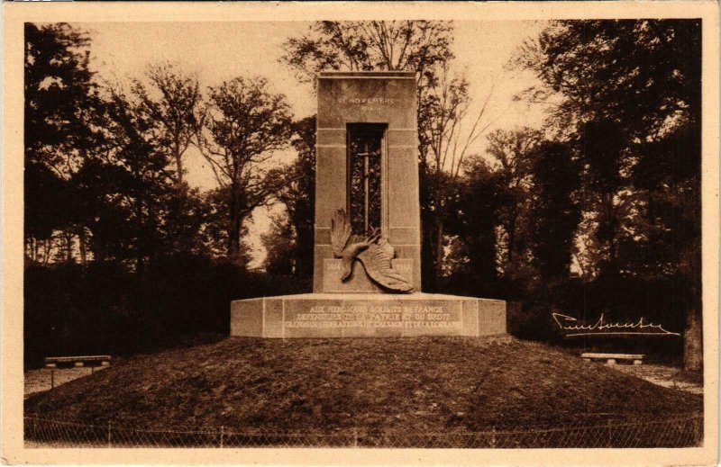 CPA Compiegne- La Foret, Monument de l'Armistice FRANCE (1008959)
