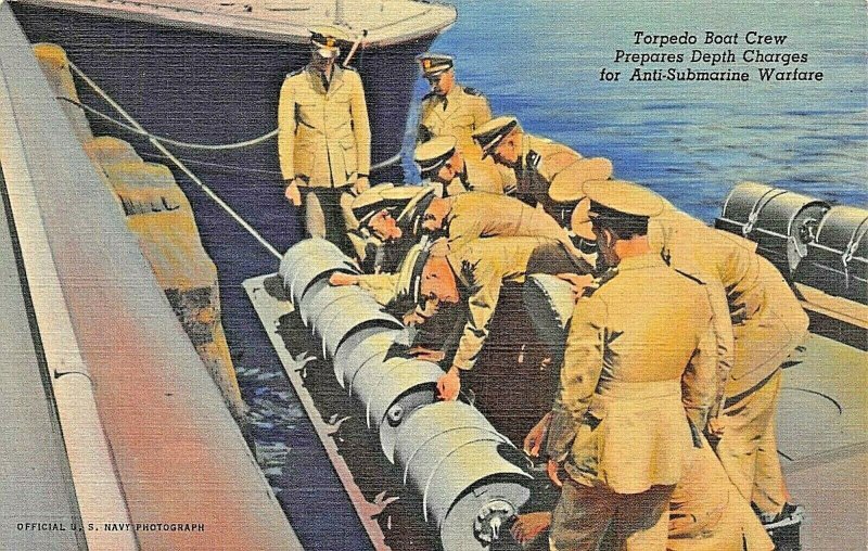 U S NAVY MILITARY~TORPEDO BOAT CREW~PREPARE DEPTH CHARGE ANTI-SUBMARINE POSTCARD