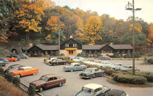 Lodge, Cars SKYLINE CAVERNS Front Royal, Virginia c1950s Vintage Postcard