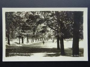 London Horse Riding in TOOTING BEC COMMON - Old RP Postcard M9305