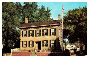 Postcard HOUSE SCENE Springfield Illinois IL AQ3127