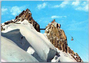 VINTAGE POSTCARD CONTINENTAL SIZE CABLE CAR AT MONT BLANC AT CHAMONIX FRANCE