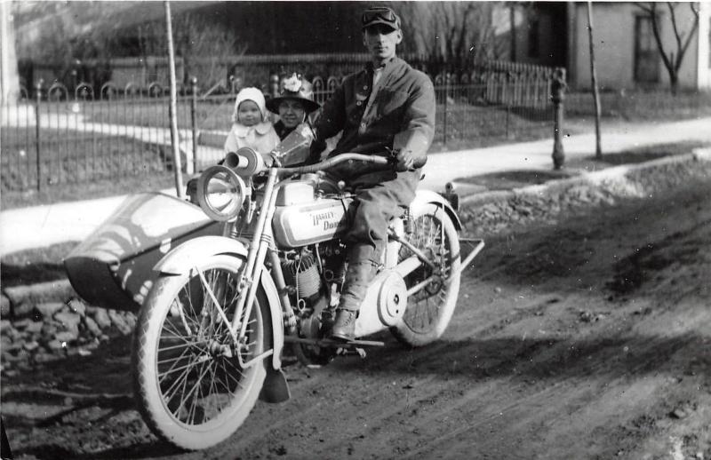 MOTORCYCLE Real Photo RPPC Postcard Reprint C1980 HARLEY DAVIDSON Sidecar M71