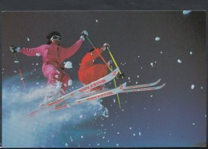 Sports Postcard - Skiing -  Skiers in Mid Air - Advertising Postcard   T1992