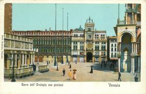 ITALIA Italy Venezia Venice Torre dell Orologio con piccioni Venezia