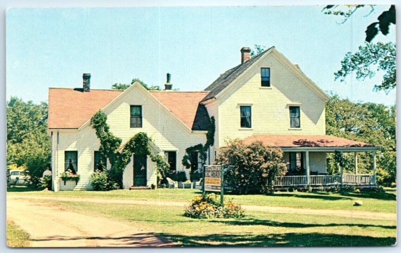 Postcard - Strathgartney Homestead, Route 1, Trans Canada Highway - Canada 