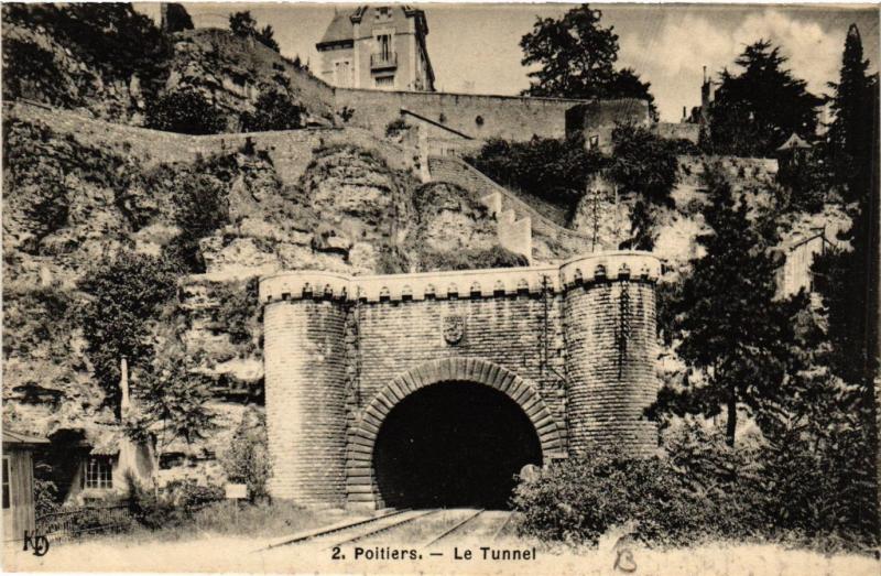 CPA POITIERS - Le Tunnel (365658)