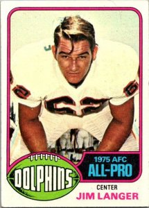1976 Topps Football Card Jim Langer Miami Dolphins sk4489