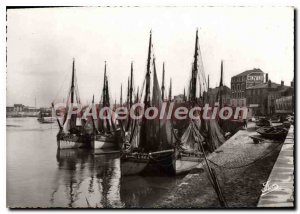 Modern Postcard Les Sables D'Olonne Port view from the Quai Guin