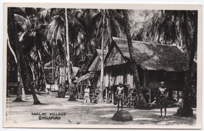 Real Photo Postcard Natives in a Malay Village in Singapore, China~107535