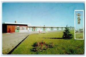 c1950's Starlight Motel Victoria Avenue Brandon Manitoba Canada Postcard