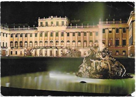 Austria - Osterreich.  Vienna.   Schönbrunn Palace & fountain