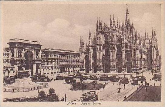 Italy Milano Piazza Duomo