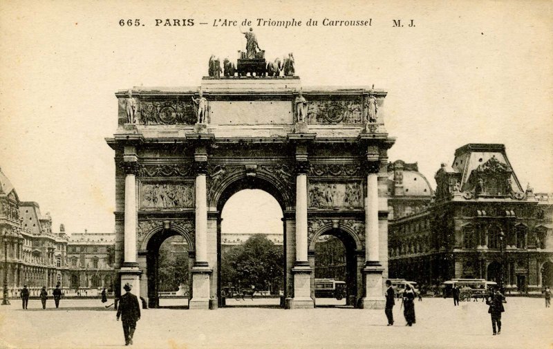 France - Paris. L'Arc de Triumphe due Carroussel